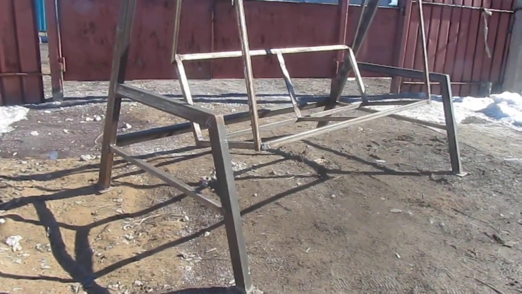 качели своими руками из металла